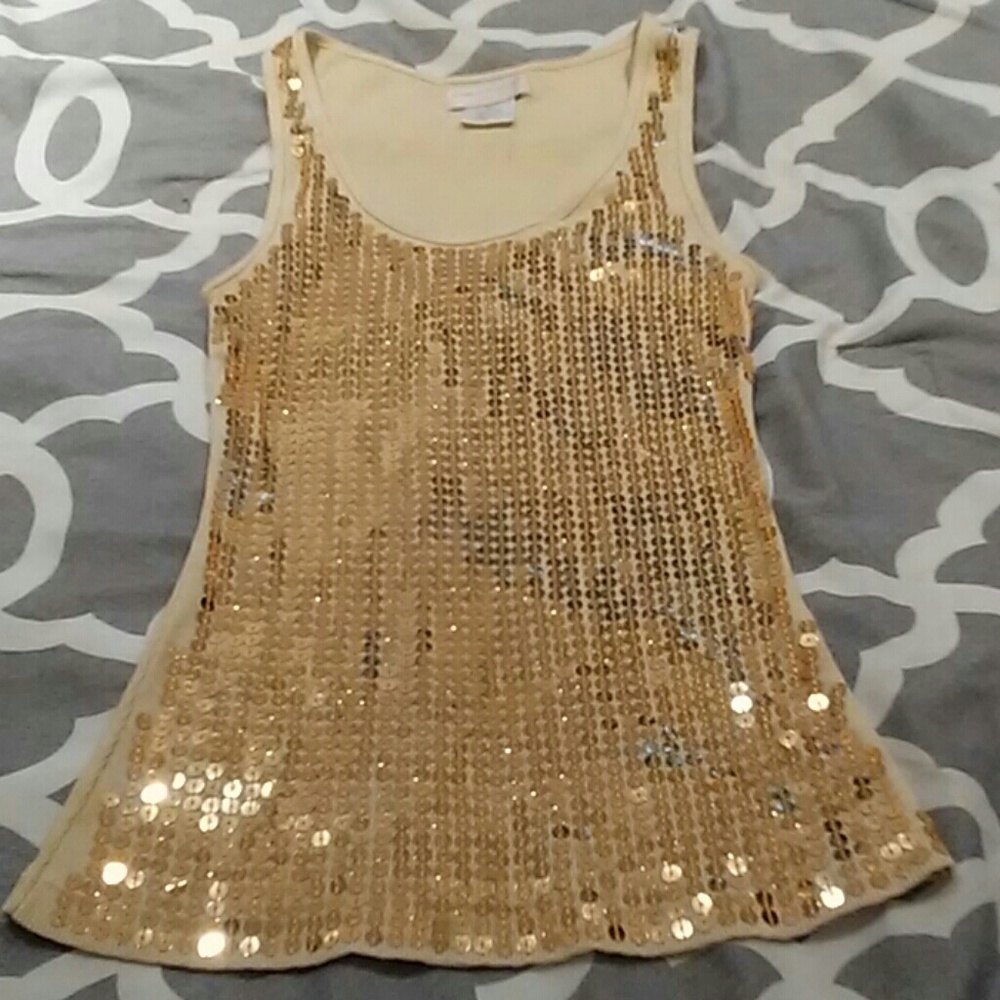 Top with gold sequence